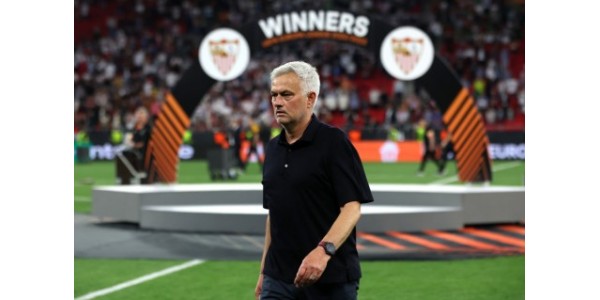 José Mourinho angrer på at han ikke klarte å lede AS Roma til UEFA Europa League